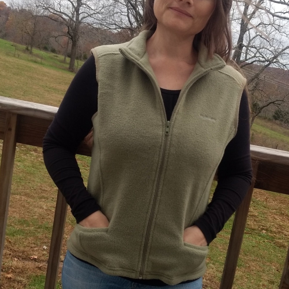 NY Jeans New York & Company Olive Fleece Zip Vest - Picture 2 of 8